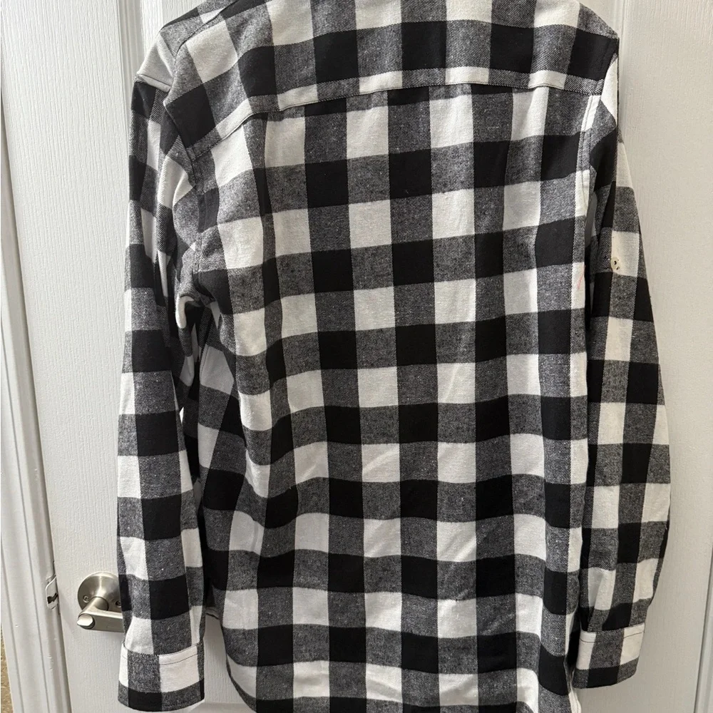 Black and White Plaid Button-Down Shirt - Picture 3 of 4